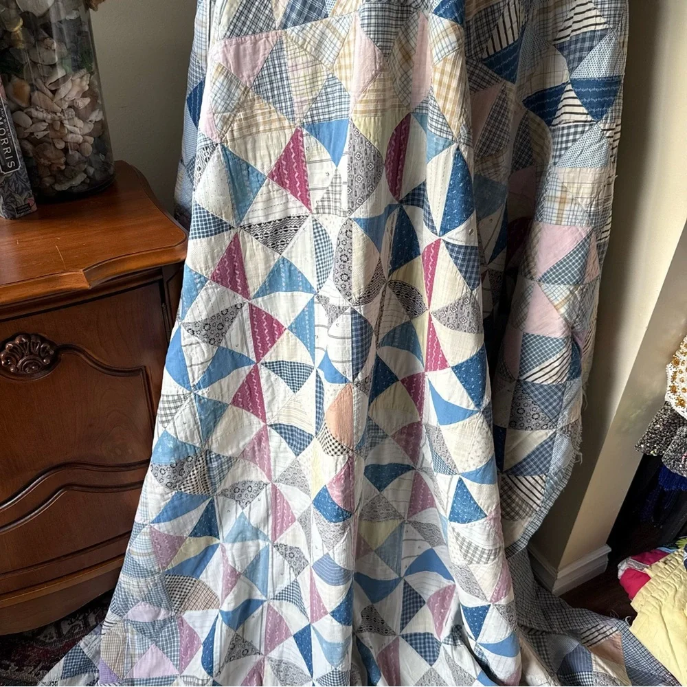 1903 Triangles Speculator Quilt - Picture 2 of 9